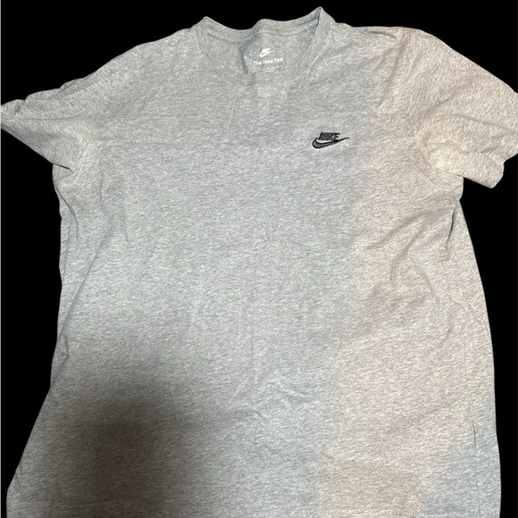 Nike Men's Heather Gray Short Sleeve Tee - Picture 5 of 5